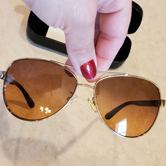 Please see COPY Listing - Picture 6 of 16